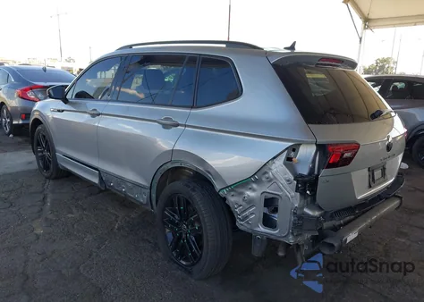 2022 Volkswagen Tiguan 2.0T Se R-Line Black from USA, damaged, VIN 3VVCB7AX7NM099224